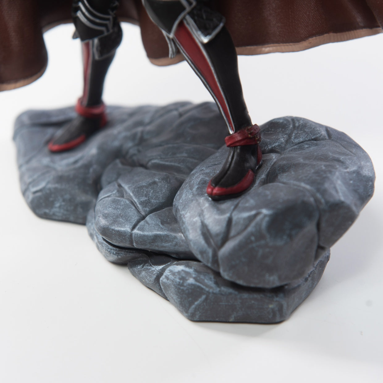 KINGDOM OF AMALUR FIGURINE