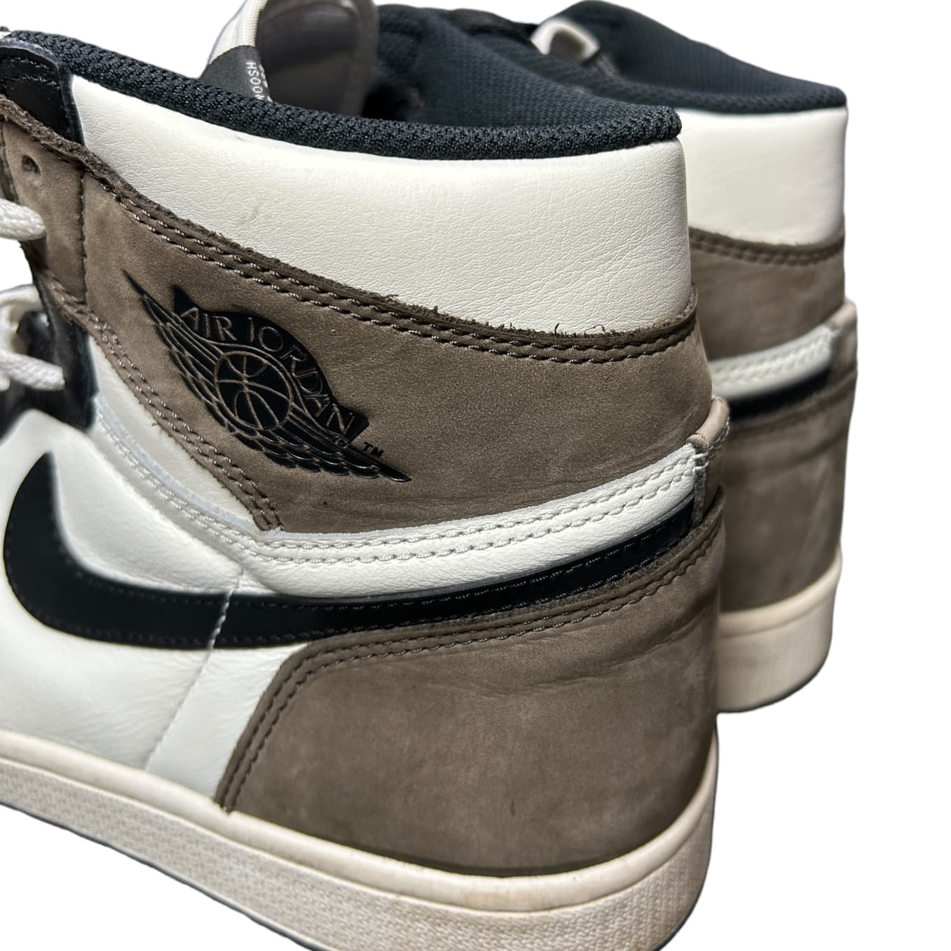 AIR JORDAN 1 DARK MOCHA
