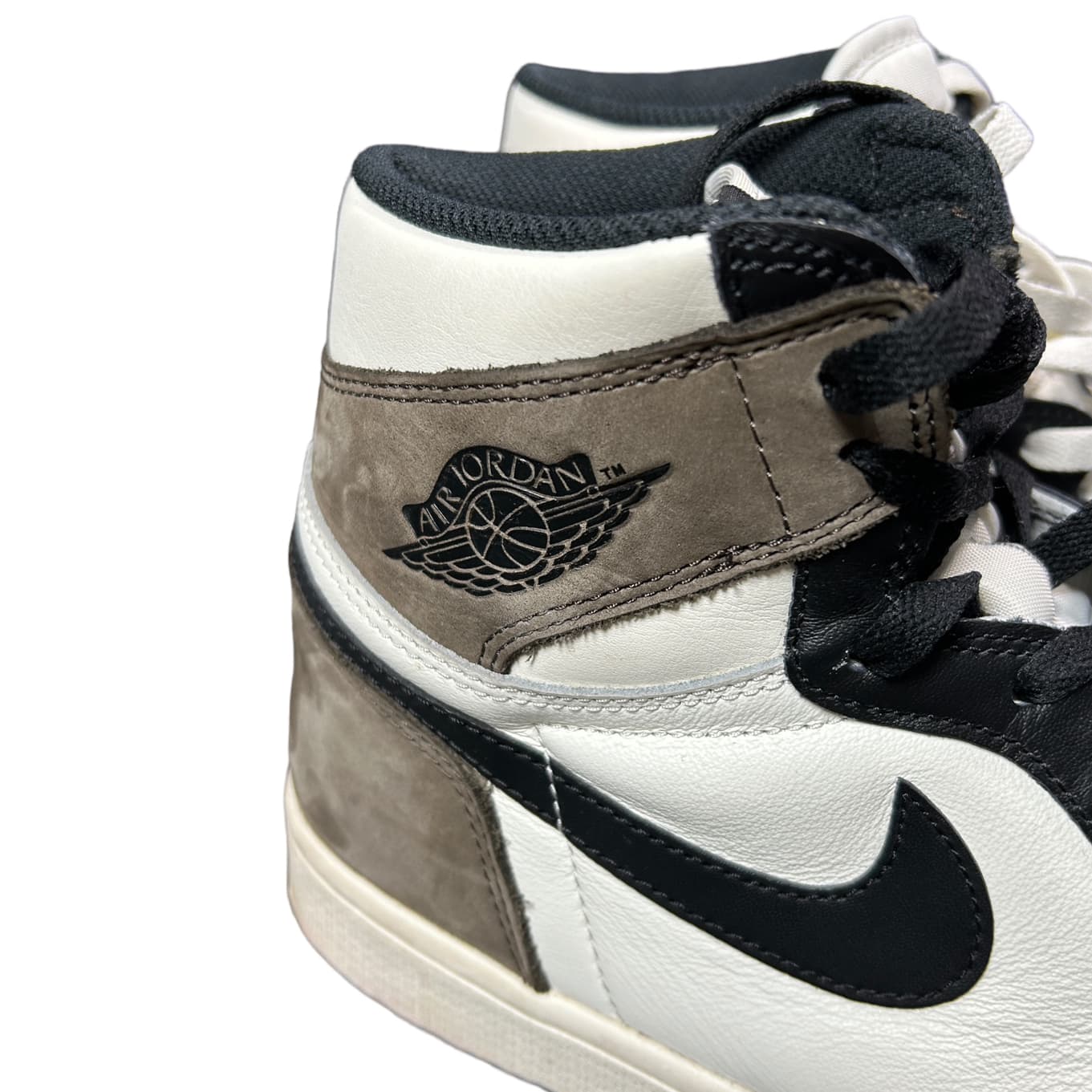 AIR JORDAN 1 DARK MOCHA