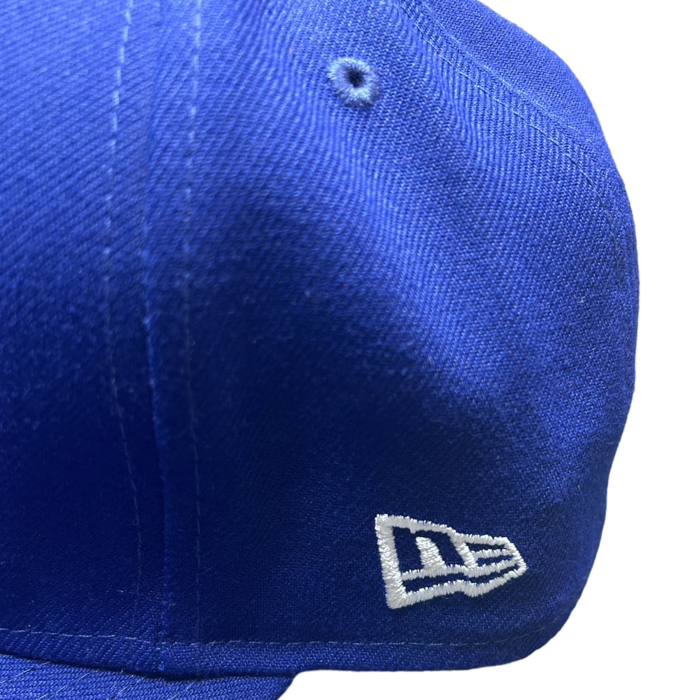 LA MODRÁ NEW ERA