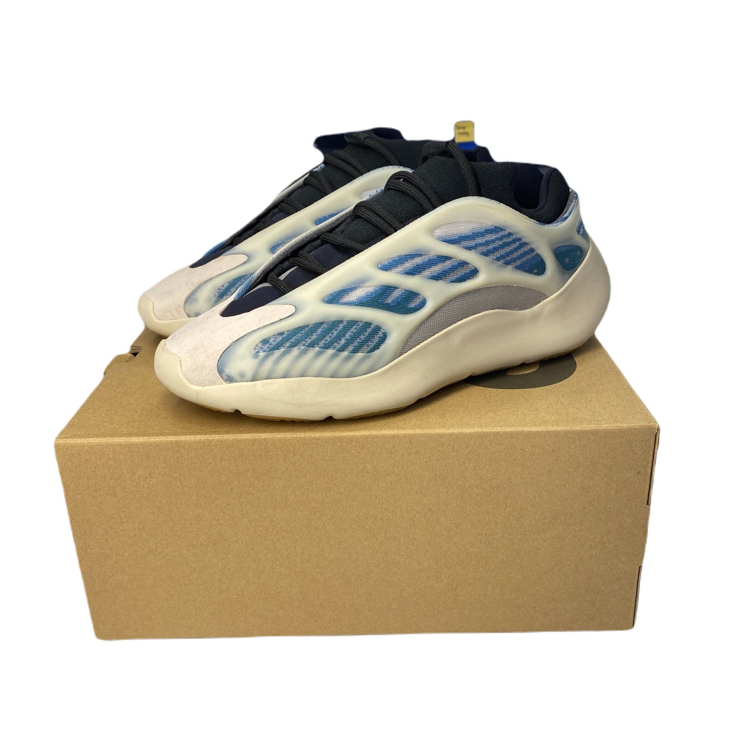 YEEZY 700 V3 BOTY
