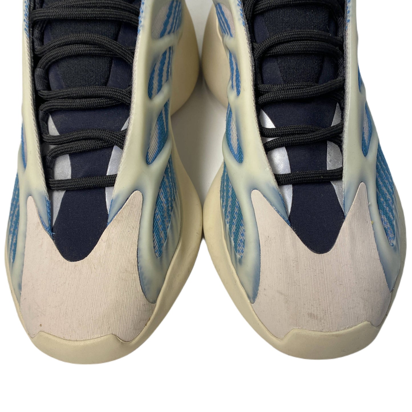 YEEZY 700 V3 BOTY