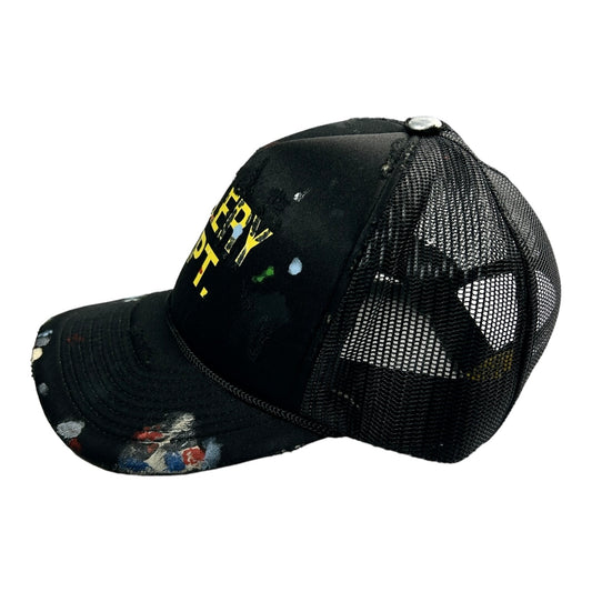 GALLERY DEPT. ČERNÁ KŠILTOVKA OD BARVY