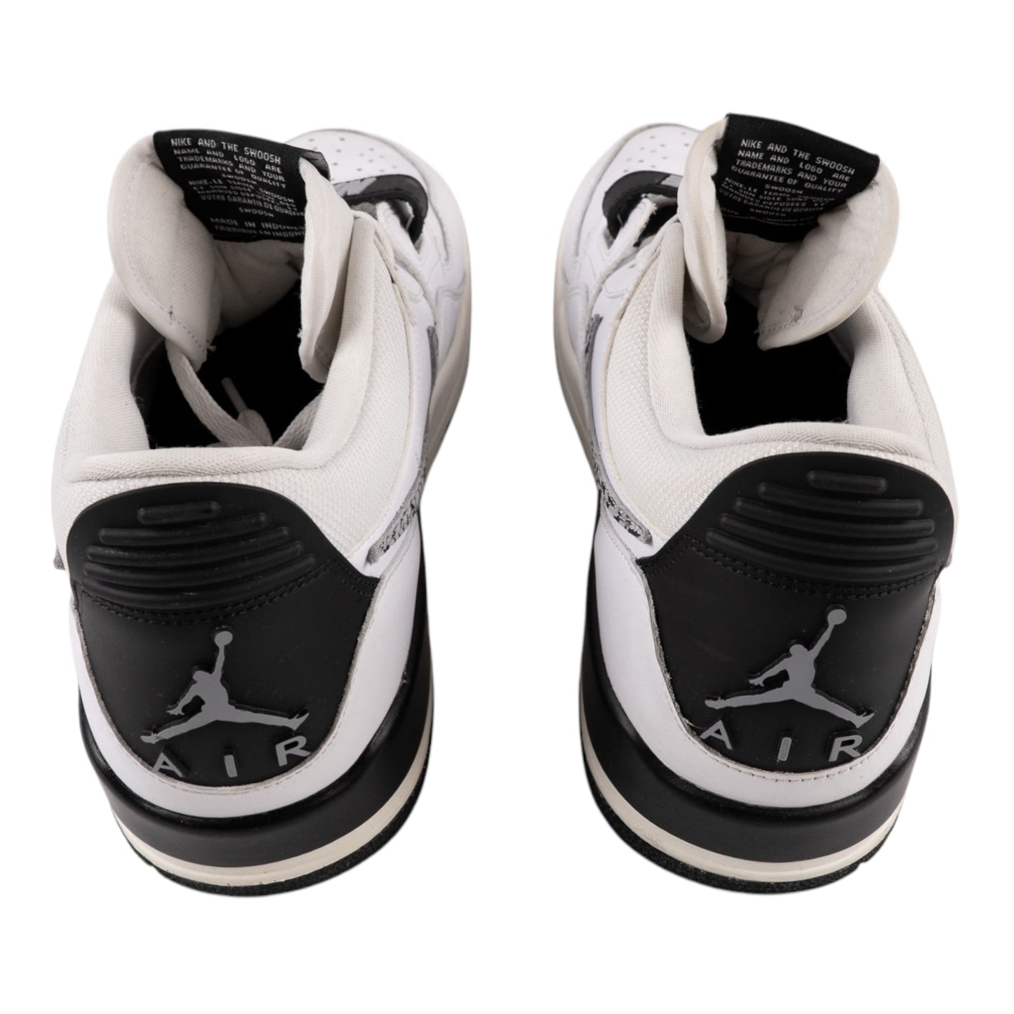 AIR JORDAN LOW LEGACY WHITE SHOES