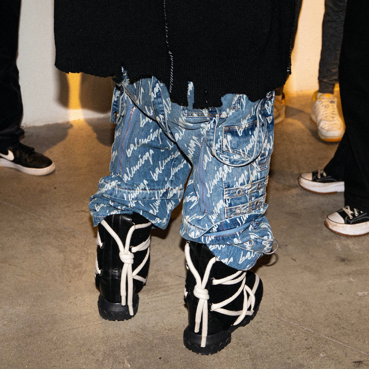 BALENCIAGA RAVER DENIM KALHOTY