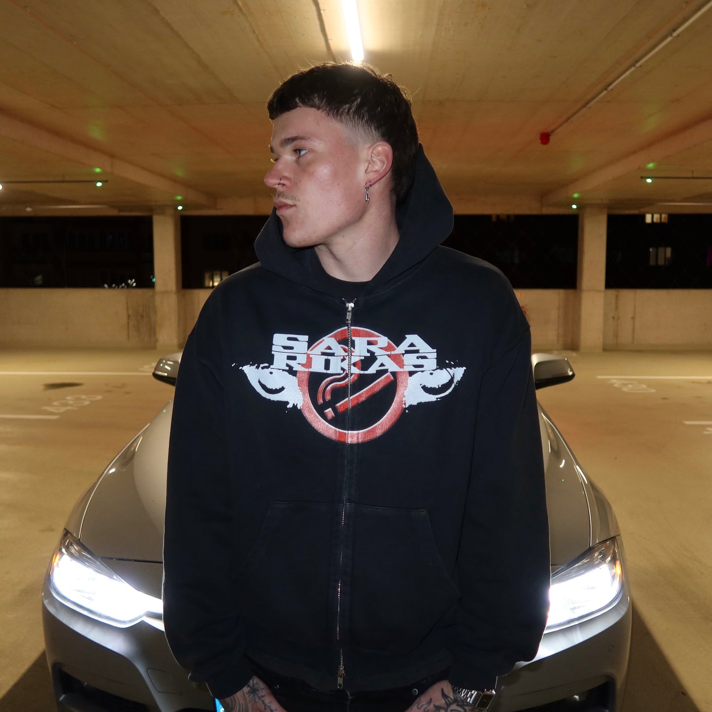 SARA RIKAS - CIGARETY MIKINA