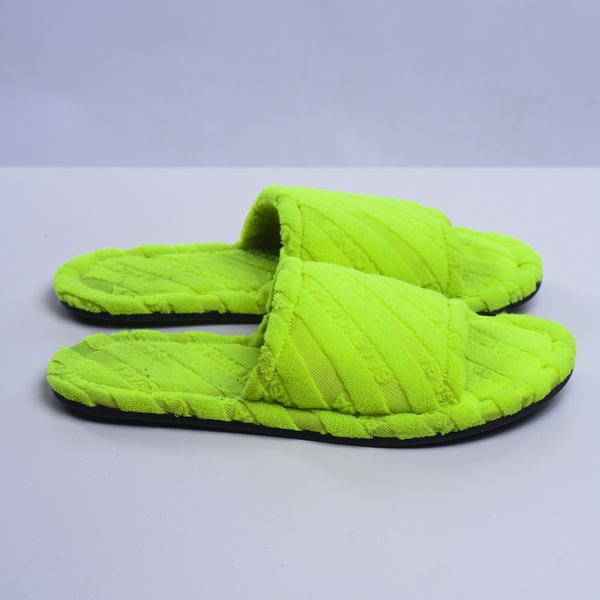 Pantofle Balenciaga zelené zprava